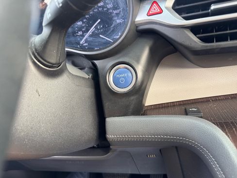 Used 2021 Toyota Sienna XLE image 30