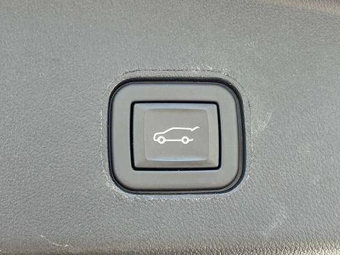 Used 2024 Cadillac Lyriq Sport RWD image 12