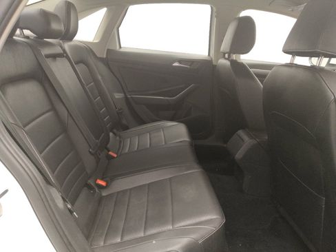 Used 2024 Volkswagen Jetta SE image 19