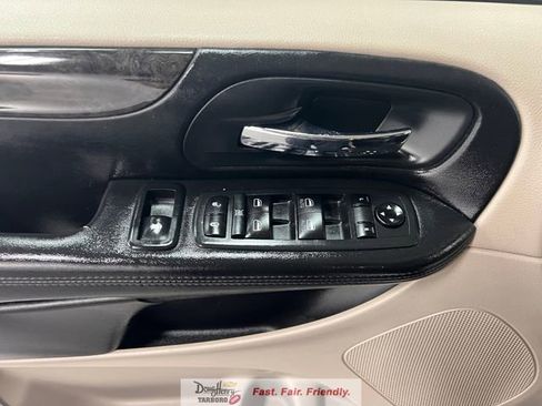 Used 2012 Dodge Grand Caravan SXT image 21