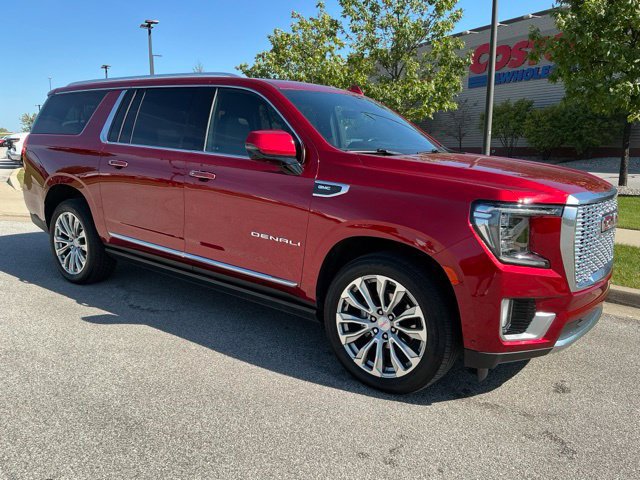 Used 2024 GMC Yukon XL Denali w/ Denali Reserve Package AWD/4WD image 2