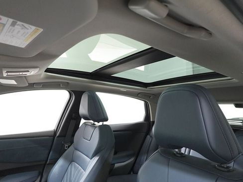 Used 2024 Nissan Ariya AWD image 13