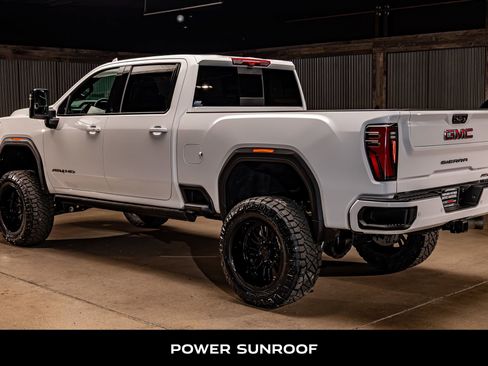 Used 2025 GMC Sierra 2500 AT4 image 7