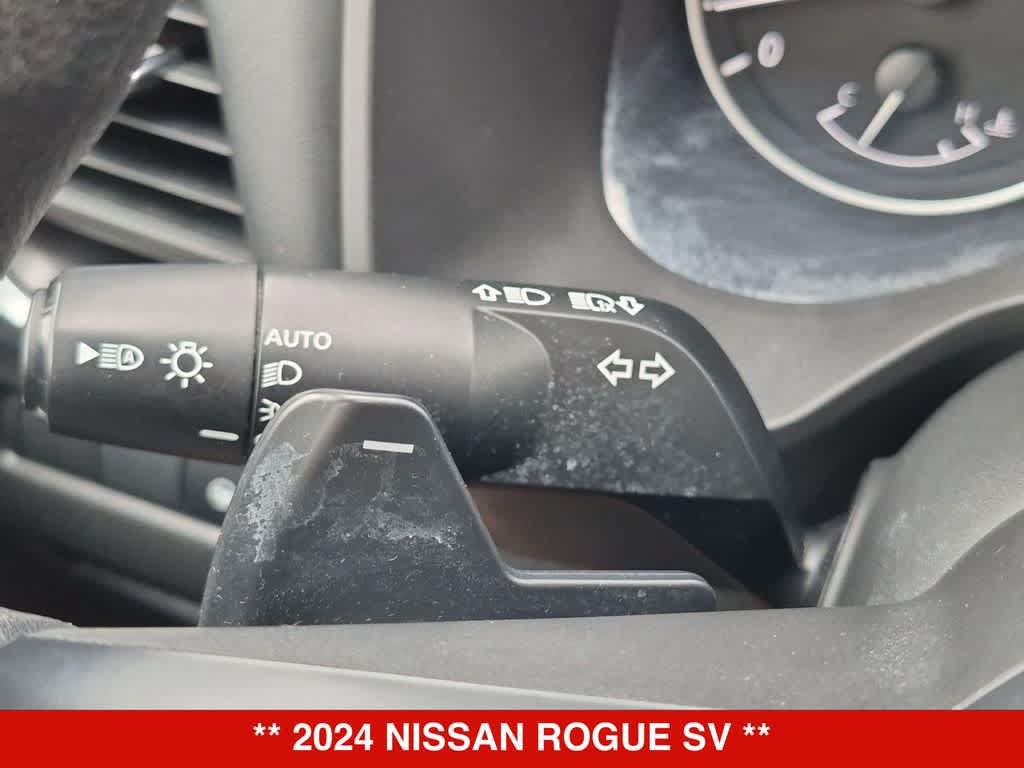 Used 2024 Nissan Rogue SV FWD image 25