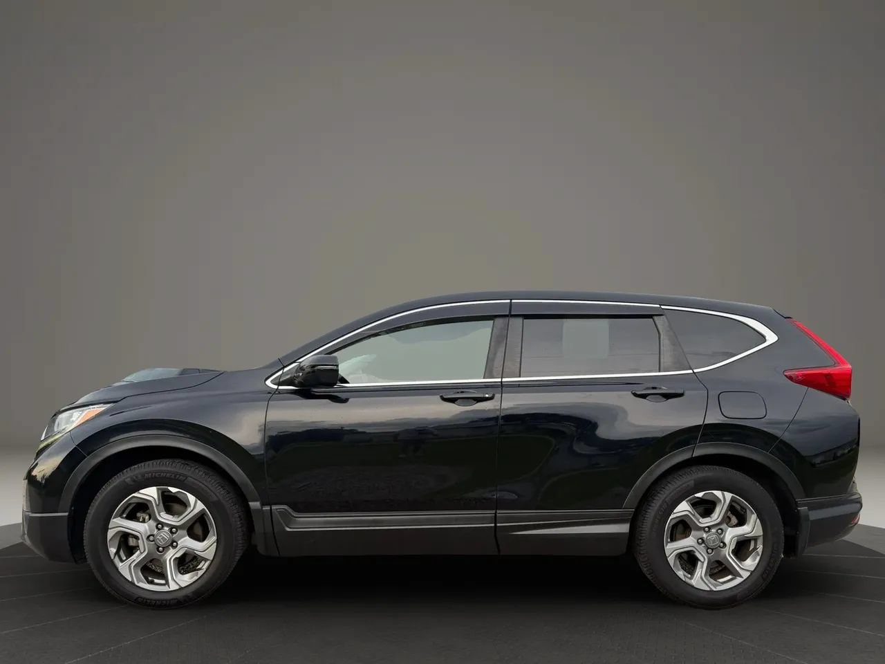 Used 2017 Honda CR-V EX-L image 2