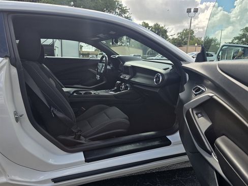 Used 2019 Chevrolet Camaro LT RWD image 17