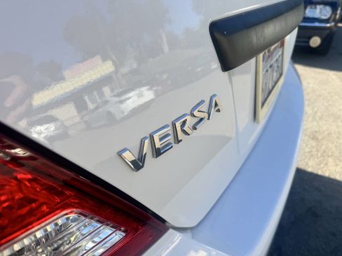 Used 2011 Nissan Versa Sedan image 7