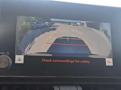 Used 2024 Toyota RAV4 XLE FWD image 21