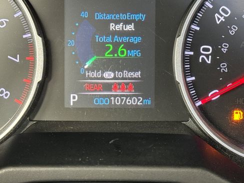 Used 2019 Toyota RAV4 XLE Premium w/ Cold Weather Package FWD image 10