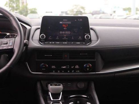 Used 2025 Nissan Rogue SV AWD/4WD image 24