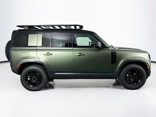New 2026 Land Rover Defender 110 S AWD/4WD image 4