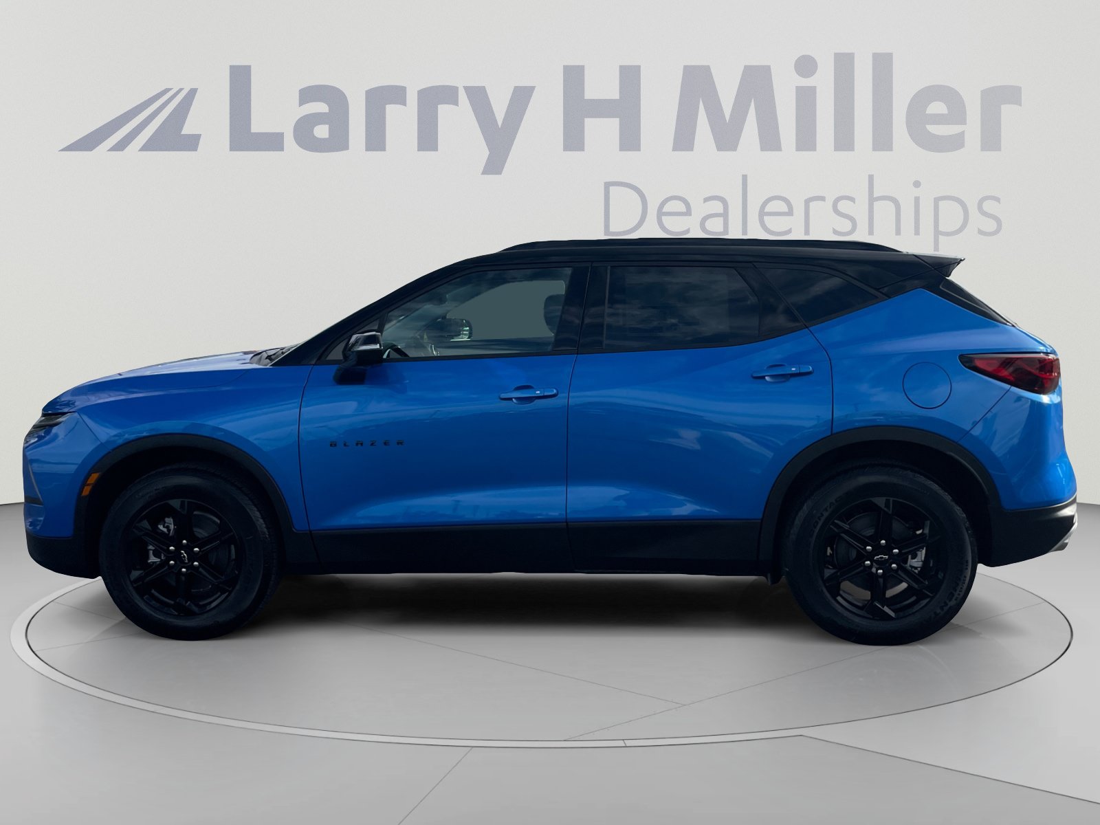 New 2026 Chevrolet Blazer LT w/ Sound & Technology Package AWD/4WD image 2