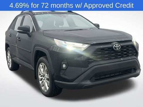 Used 2025 Toyota RAV4 XLE Premium image 3