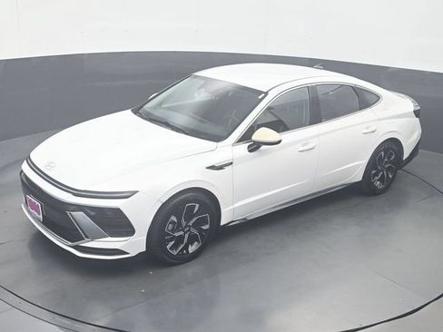 Used 2025 Hyundai Sonata SEL FWD image 21