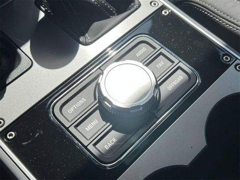 Used 2025 INEOS Grenadier Fieldmaster Edition image 30