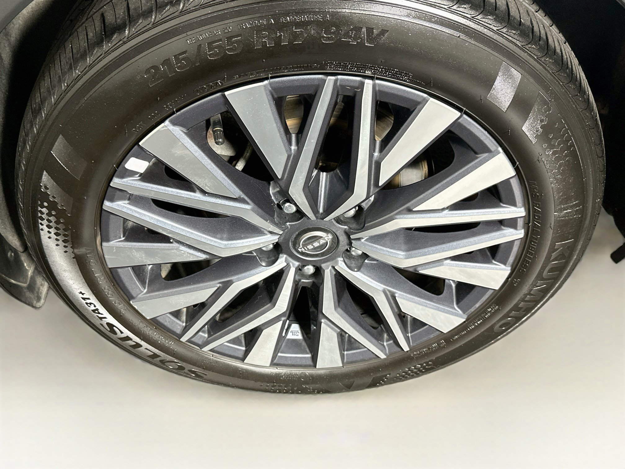 Used 2025 Nissan Altima 2.5 SV FWD image 11
