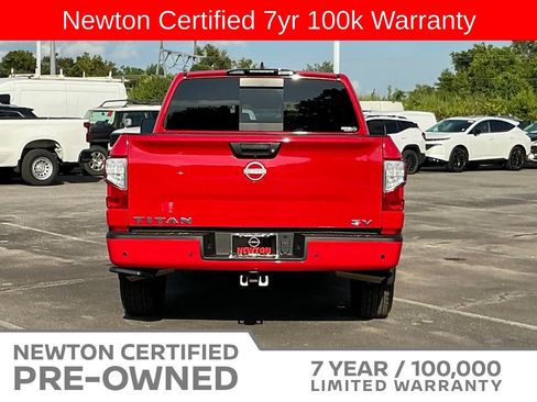 Used 2024 Nissan Titan SV w/ SV Convenience Package RWD image 5