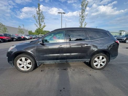 Used 2016 Chevrolet Traverse LT w/ Style and Technology Package FWD image 8