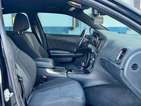 Used 2017 Dodge Charger R/T RWD image 6