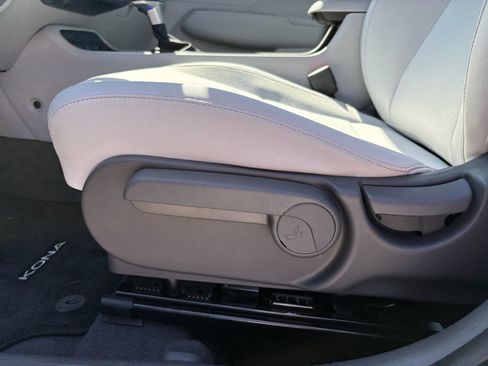 New 2026 Hyundai Kona SE FWD image 13