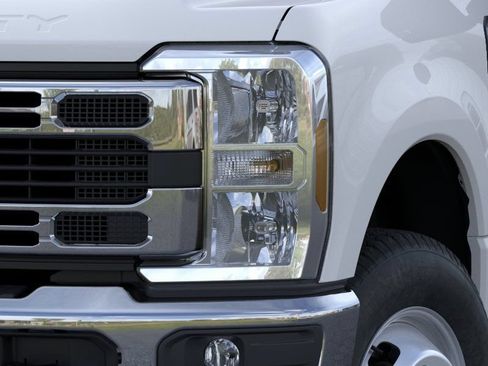 New 2026 Ford F350 XL w/ XL Chrome Package AWD/4WD image 18