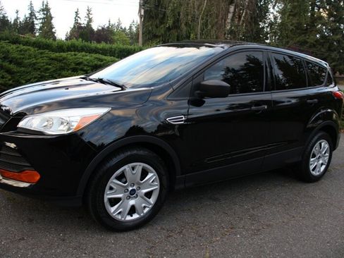 Used 2016 Ford Escape S FWD image 1