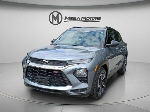 Used 2021 Chevrolet TrailBlazer RS w/ Technology Package FWD image 1