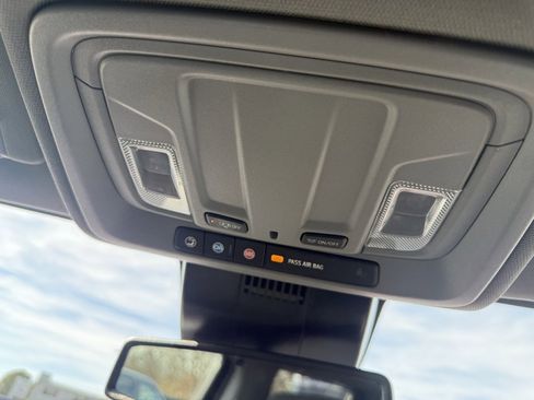 Used 2024 Chevrolet Silverado 2500 Custom w/ Custom Value Package image 27