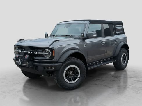 Used 2022 Ford Bronco Outer Banks w/ Sasquatch Package AWD/4WD image 1