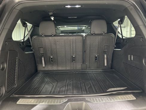 Used 2023 Chevrolet Suburban RST image 30