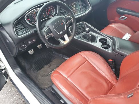 Used 2015 Dodge Challenger R/T Plus RWD image 4