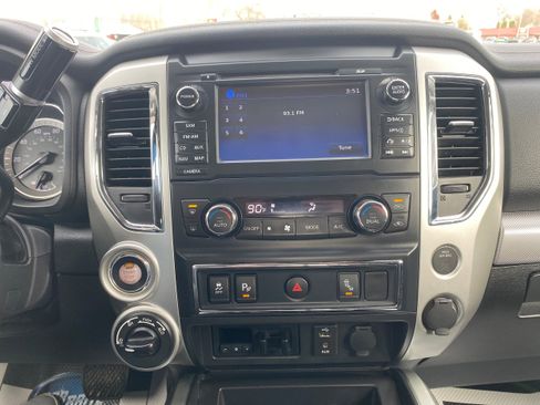 Used 2018 Nissan Titan PRO-4X w/ Pro-4x Utility Package image 14