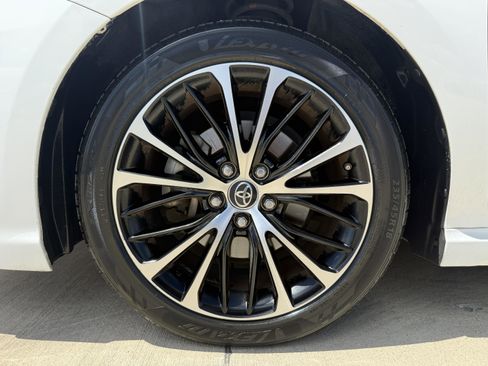 Used 2018 Toyota Camry SE FWD image 10