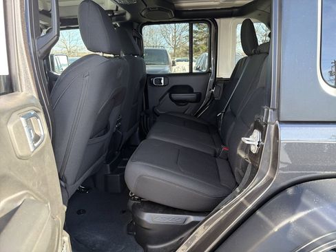 Used 2023 Jeep Wrangler Unlimited w/ Cold Weather Group image 14