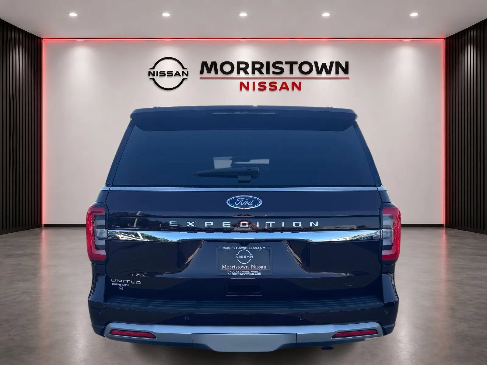 Used 2024 Ford Expedition Limited RWD image 4