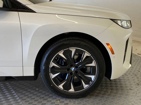 Used 2026 BMW iX xDrive60 w/ M Sport Package AWD/4WD image 10