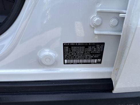 Certified 2023 Honda HR-V LX image 36