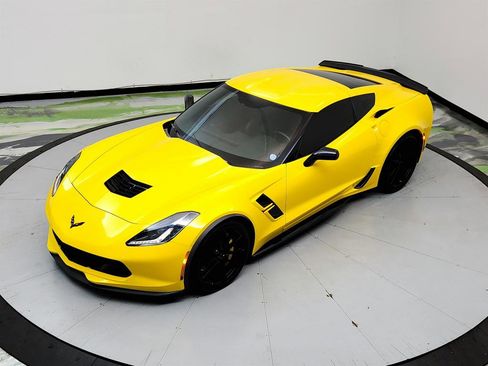 Used 2019 Chevrolet Corvette Grand Sport w/ Carbon Flash Badge Package image 25