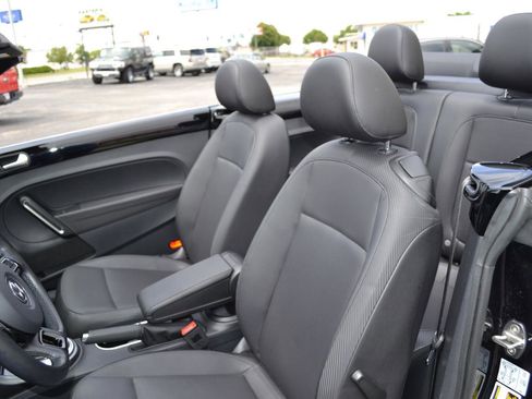 Used 2019 Volkswagen Beetle 2.0T S FWD image 19