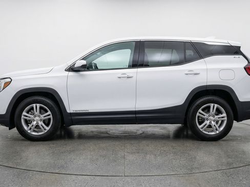 Used 2024 GMC Terrain SLE FWD image 5
