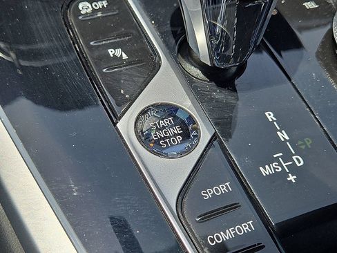 Used 2023 BMW ALPINA XB7 AWD/4WD image 32