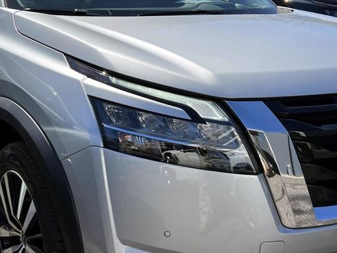 Used 2023 Nissan Pathfinder Platinum w/ Lighting Package (N93) AWD/4WD image 8