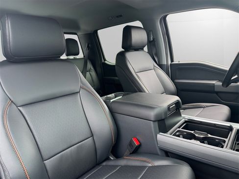 Certified 2025 Ford F250 Lariat w/ Chrome Package image 15