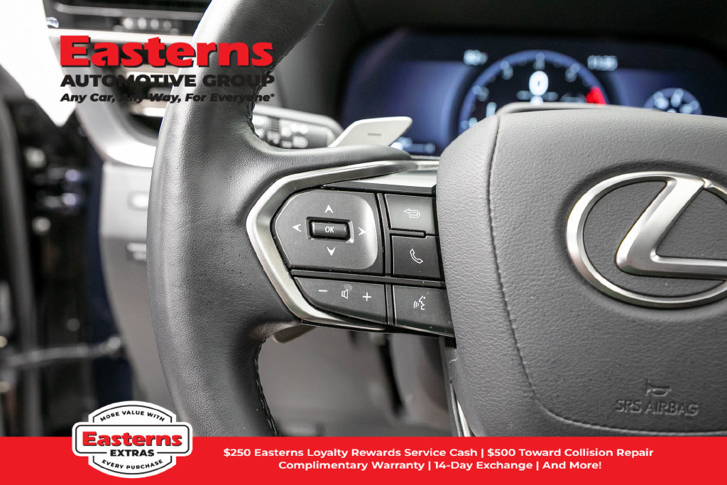 Used 2025 Lexus GX 550 w/ Accessory Package (2T) AWD/4WD image 16