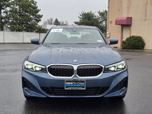 Certified 2025 BMW 330i xDrive Sedan w/ Premium Package image 38