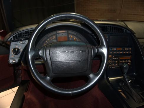 Used 1993 Chevrolet Corvette Coupe RWD image 35