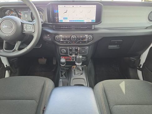 Used 2024 Jeep Gladiator Sport AWD/4WD image 21