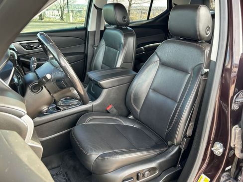Used 2021 Chevrolet Traverse Premier image 17