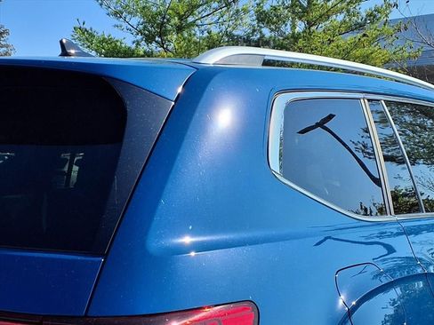 Used 2025 Volkswagen Atlas SEL image 28