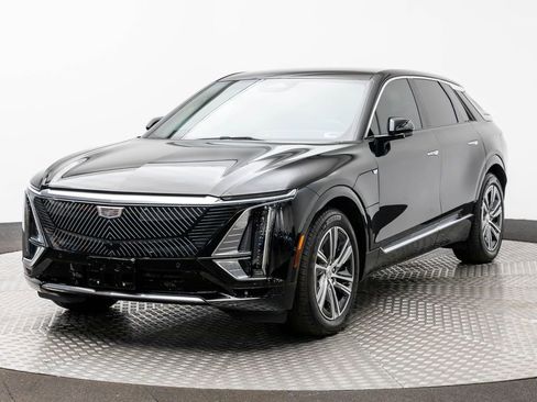 Used 2024 Cadillac Lyriq Luxury image 2